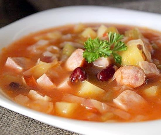 Немецкий колбасный суп с фасолью
